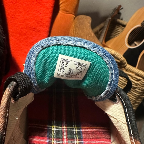 unisex VANs size 6 1/2 mens or 8 womens , black, leopard, plaid , & spiked - Picture 2 of 8